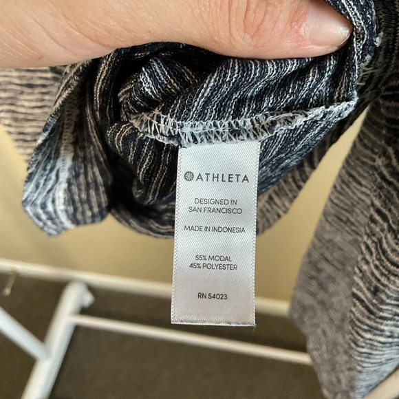 Athleta Womens Striped Cutout Breezy Open Back Longsleeve Top Size XS‎ - Picture 5 of 6